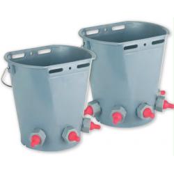Plastic feeding bucket for lambs with 3 teats