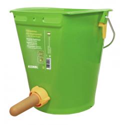 Calf suckling bucket with hygienic valve