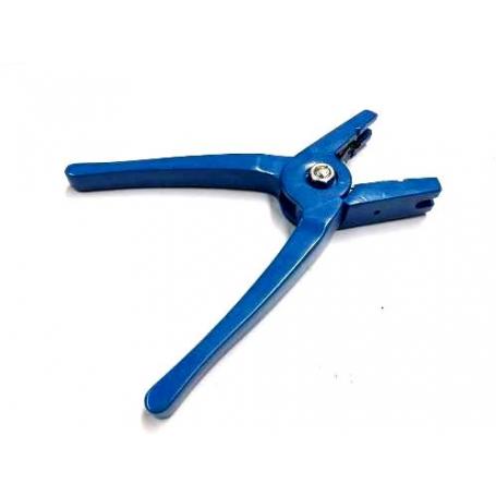 Applicator for CROT ear tags with open mouth