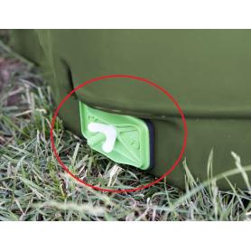 Drain plug for foot bath and pasture tanks