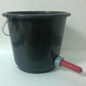 Cubo Gewa para alimentar corderos 1 teta baja